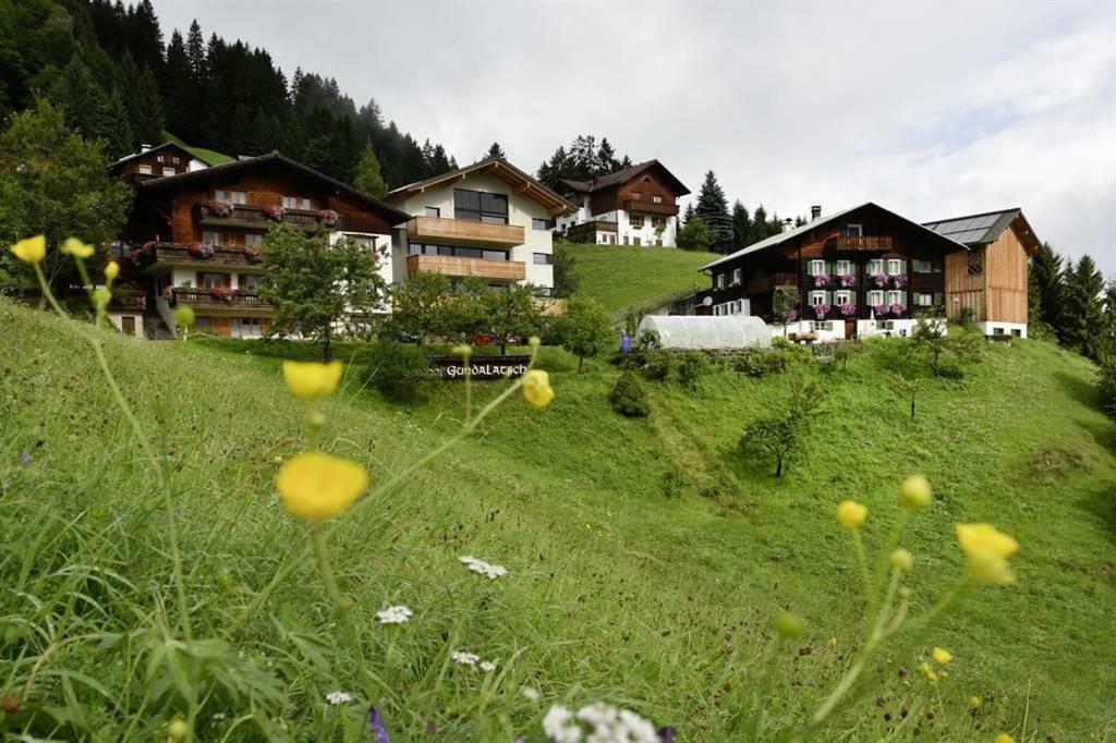 Bed and Breakfast Berghof Gundalatsch Гашум Экстерьер фото
